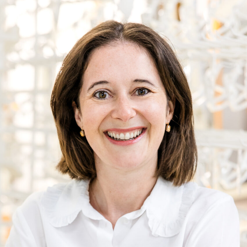 Andrea Längle, Geschäftsführerin von Längle Oberflächen, steht für Innovation und Unternehmensführung mit Tradition.