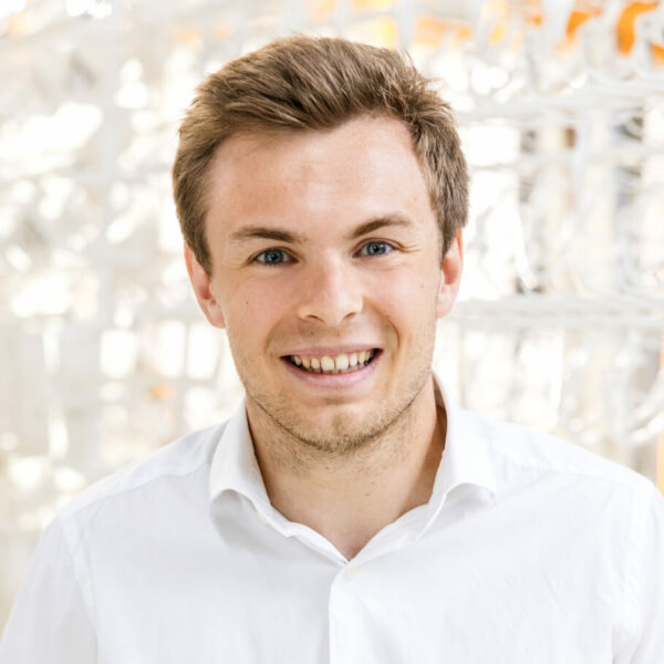 Maximilian Stockner, Vertriebsleiter und Experte für Oberflächentechnik bei Längle Oberflächen.