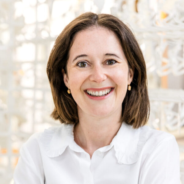 Andrea Längle, Geschäftsführerin von Längle Oberflächen, steht für Innovation und Unternehmensführung mit Tradition.